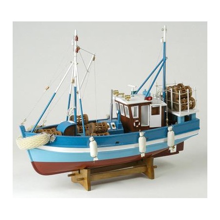 Barco De Pesca Antiguo Azul