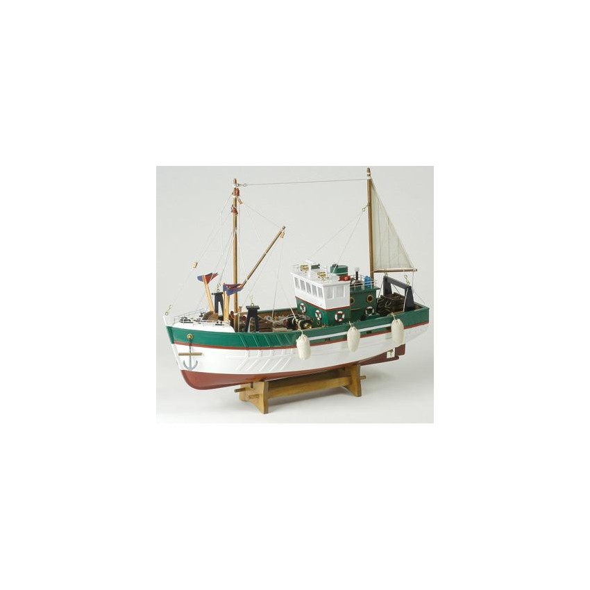 Barco De Pesca Antiguo Verde